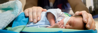Een thuis in het ziekenhuis voor te vroeg geboren baby's en hun ouders